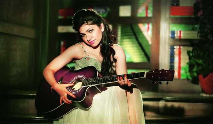 तुम जो आए और तुझसे नैना लागे का एक मैशप जारी किया: तुलसी कुमार