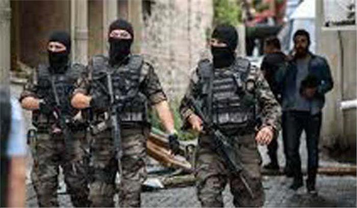 तुर्की में सुरक्षा बलों के समक्ष चार कुर्दिश लड़ाकों ने किया आत्मसमर्पण