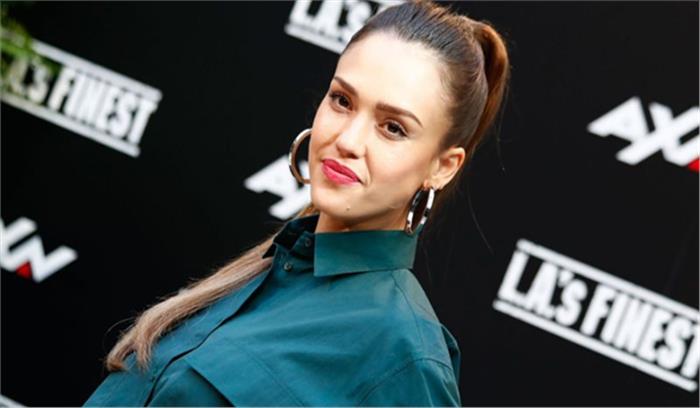 जेसिका अल्बा का ट्विटर अकाउंट हुआ हैक