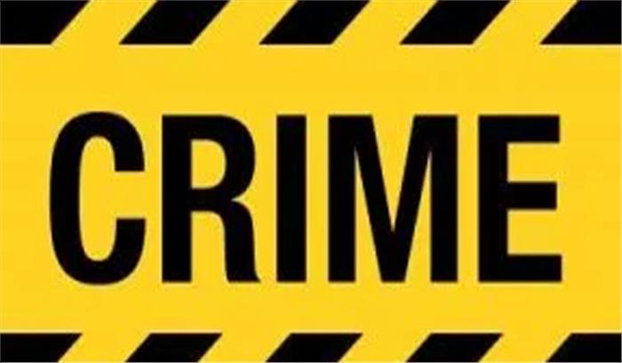 दो गुटों के खूनी संघर्ष में तीन की हत्या