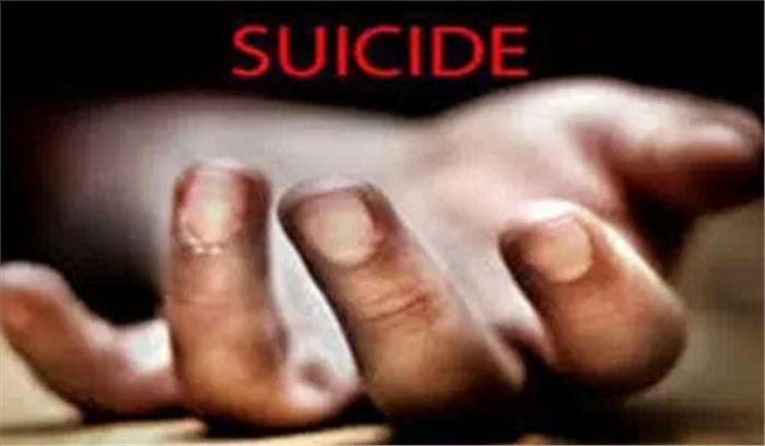 दो सगी बहनों ने की आत्महत्या