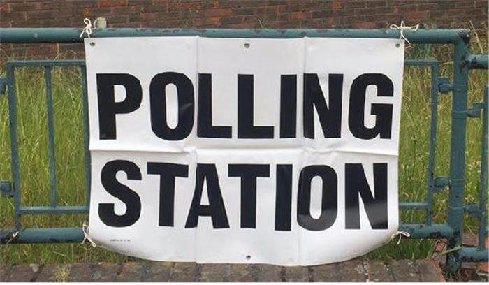 ब्रिटेन के आम चुनाव में मतदान जारी 