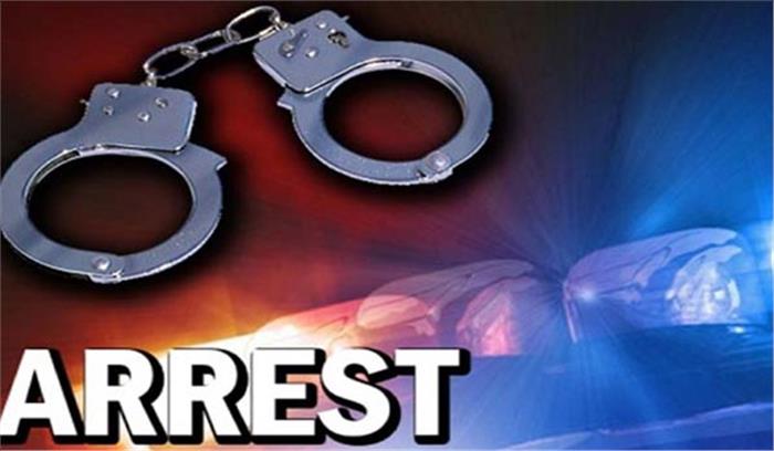 उप्र : स्विफ्ट डिजायर कार से अपहृत छात्रा बरामद, 3 गिरफ्तार