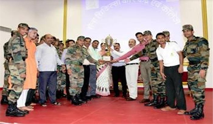 उप्र : एएमसी ने मनाया हिंदी पखवाड़ा, विजेता सम्मानित