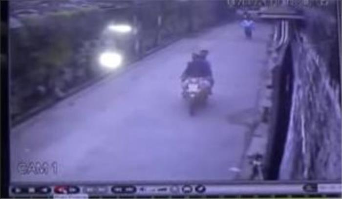 उप्र : बदमाशों ने दरोगा को गोली मारी, 2 गिरफ्तार