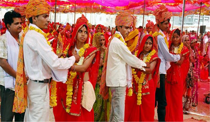 उप्र : मुख्यमंत्री सामूहिक विवाह योजना में 70 जोड़े विवाह सूत्र में बंधे