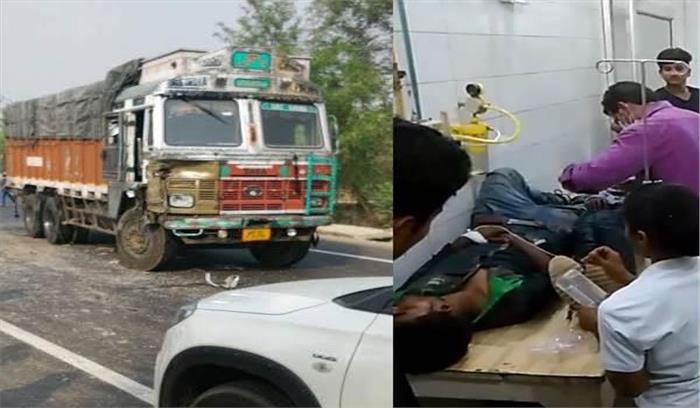 उप्र : बारात से लौट रही बोलेरो की टक्कर में 2 की मौत