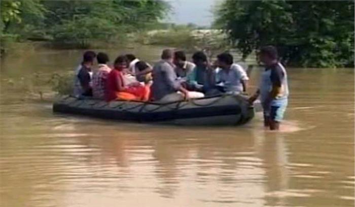 उप्र : बाढ़ से 40 से अधिक लोगों की मौत उप्र : बाढ़ से 40 से अधिक लोगों की मौत