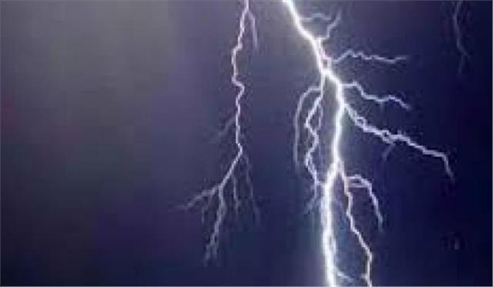 उप्र : बारिश में बिजली गिरने से किशोरी की मृत्यु, कई बकरियां भी मरी