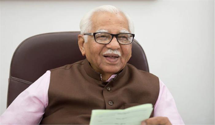 उप्र : नववर्ष पर राज्यपाल से मिले लोग, दी बधाई