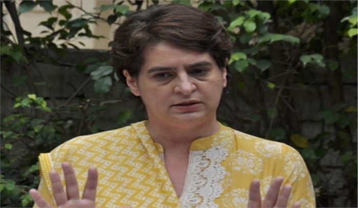 यूपी में जनता दहशत में, मुख्यमंत्री झूठ के सहारे : प्रियंका