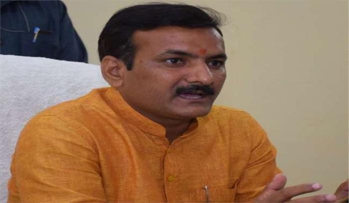 यूपी के प्राइमरी स्कूलों में 4000 शिक्षकों की होगी भर्ती : शिक्षा मंत्री