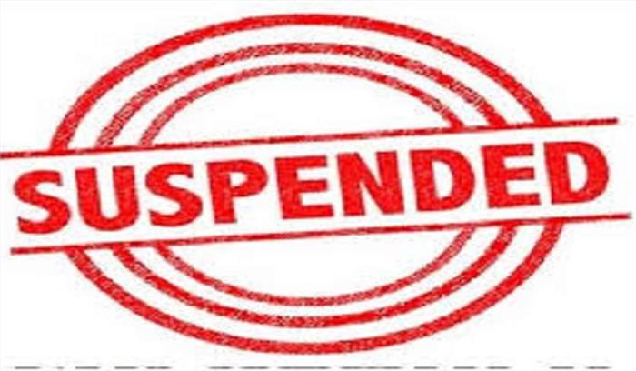 योगी ने किया दो जेलरों को बर्खास्त