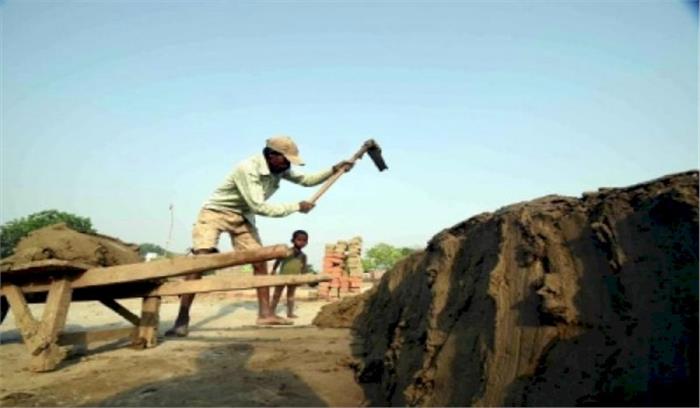 यूपी मनरेगा में 7.93 करोड़ मानव दिवस सृजित कर देश में नंबर 1 यूपी मनरेगा में 7.93 करोड़ मानव दिवस सृजित कर देश में नंबर 1