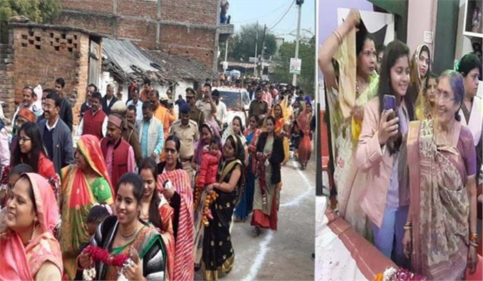 उप्र : महोबा में जशोदाबेन का जोरदार स्वागत