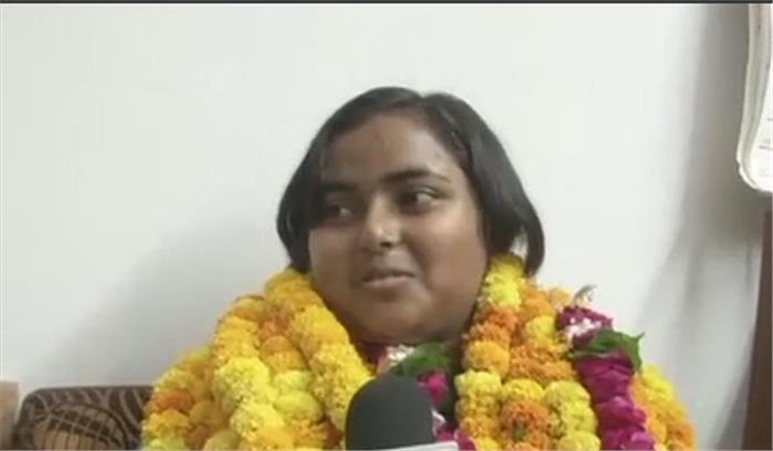 यूपी बोर्ड परीक्षा: 10वीं की परीक्षा में अंजली वर्मा और 12वीं में रजनीश शुक्ल ने किया टॉप