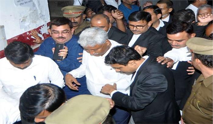 उप्र पीएफ घोटाला : सुधांशु त्रिवेदी और पीके गुप्ता की 3 दिनों की पुलिस कस्टडी रिमांड मंजूर