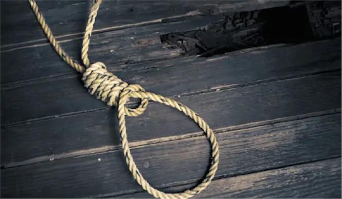 सहेली के नंबर ज्यादा आने पर छात्रा ने की आत्महत्या