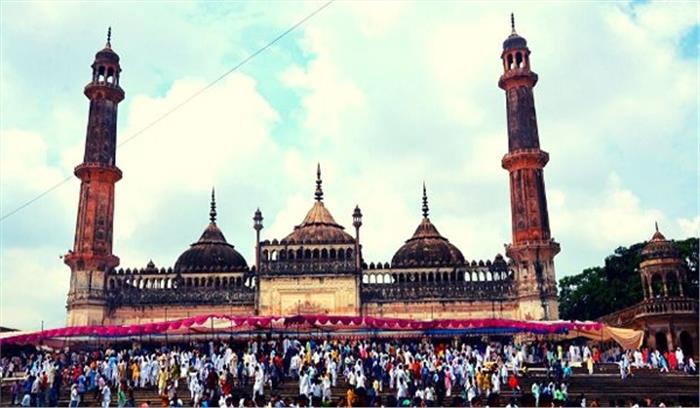 उप्र सरकार ने सार्वजनिक स्थलों पर नमाज पढ़ने पर लगाई रोक