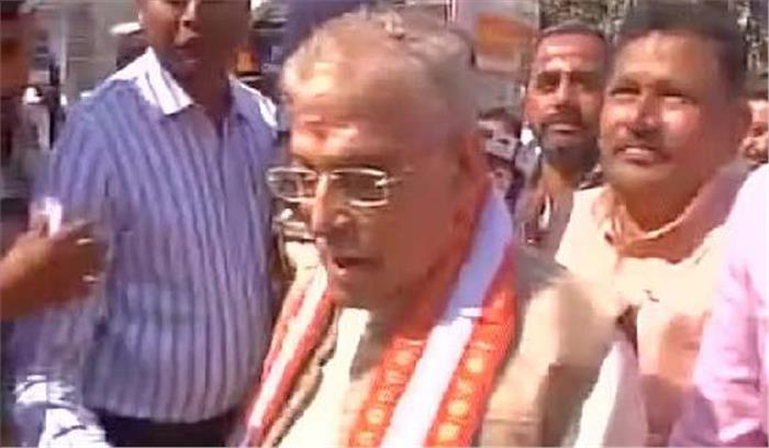 यूपी चुनाव: वाराणसी में मुरली मनोहर जोशी ने किया मतदान