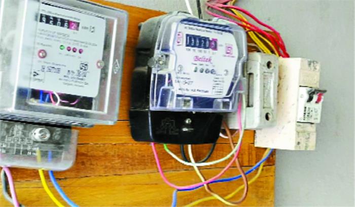 उप्र में बिजली मीटर तेज चलने पर चेक मीटर लगाने का निर्देश उप्र में बिजली मीटर तेज चलने पर चेक मीटर लगाने का निर्देश