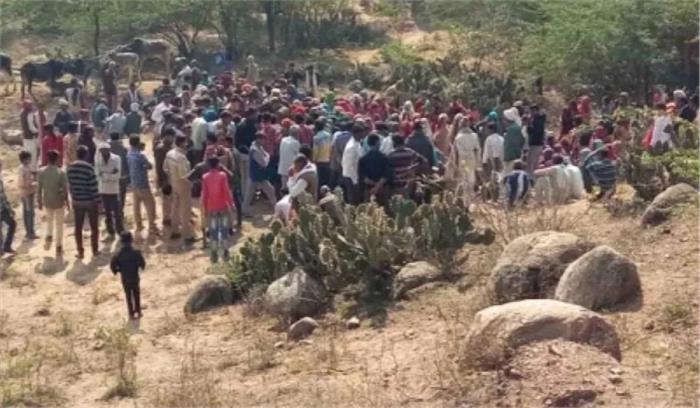 उप्र : पहाड़ में मिला प्रेमी युगल का शव, खुदकुशी की आशंका