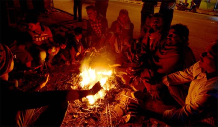 उप्र : ठंड से कस्तूरबा विद्यालय की 10 छात्राएं बीमार