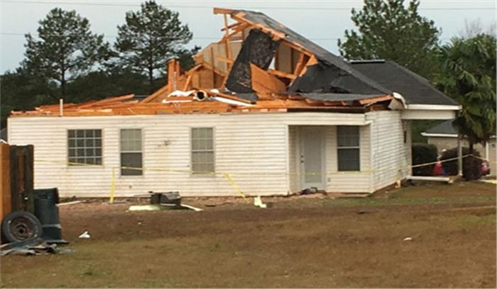 अमेरिका:  तूफान से 11 की लोगों की मौत, 23 घायल