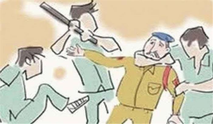 अपराधी को पकडने गयी पुलिस टीम के साथ मारपीट