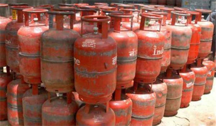 सरकार सिलेंडर की रिफिलिंग भी किस्त पर करने की योजना बना रही