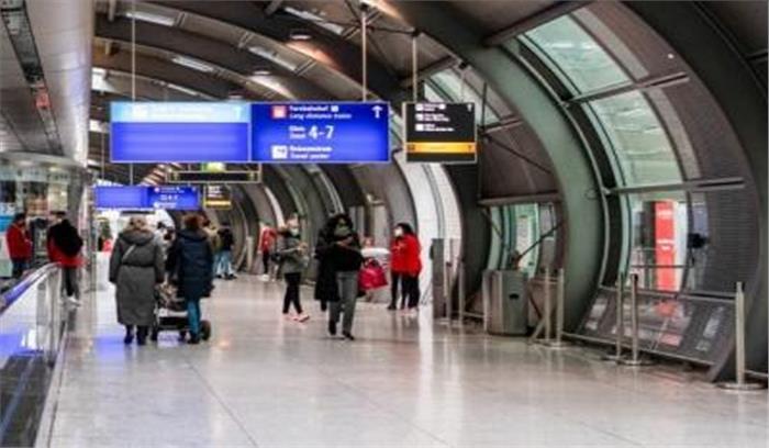 ब्रिटेन से हैदराबाद आने वाले 358 यात्रियों की पहचान हुई