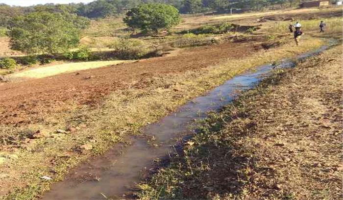 क्या आपने ने कभी सुना है पानी को उल्टा बहते हुए क्या आपने ने कभी सुना है पानी को उल्टा बहते हुए