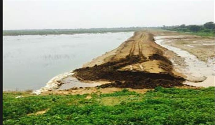 बुन्देलखण्ड पैकेज में दतिया जिले में 26 स्टॉप डेम के निर्माण का कार्य जारी