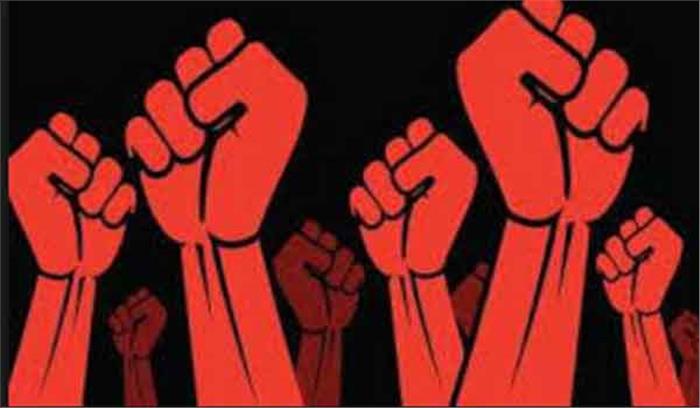 एकसमान वेतनमान की मांग को लेकर परिषद् कर्मियों का धरना 