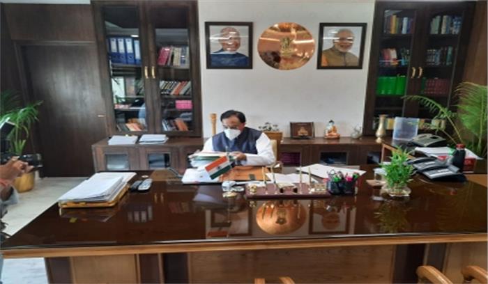 केंद्रीय मंत्री निशंक छात्रों से ऑनलाइन मिले, समस्याएं जानीं