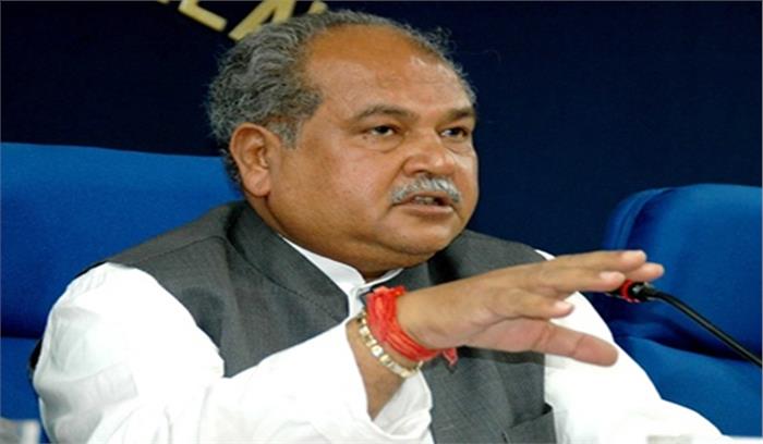 केंद्रीय मंत्री तोमर ने सड़क किनारे खाई पानीपुरी