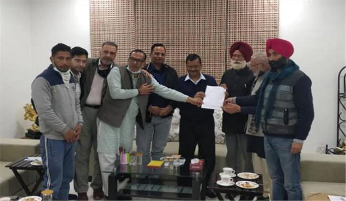 संयुक्त किसान मोर्चा केजरीवाल से की मुलाकात, आंदोलनकारियों की रिहाई की मांग