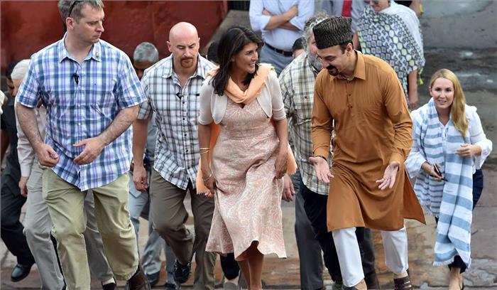 निकी हेली ने किया मंदिर, मस्जिद और गुरुद्वारे का दौरा