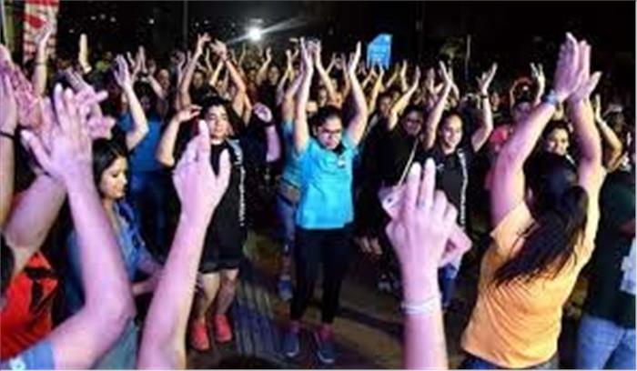 गुरुग्राम में हुआ ‘रीक्लेम द नाईट’ दौड़ का आयोजन गुरुग्राम में हुआ ‘रीक्लेम द नाईट’ दौड़ का आयोजन