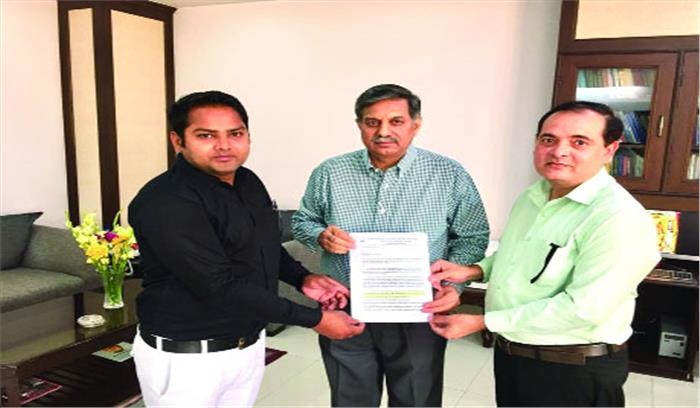 विवि नियमों को ताक पर रखकर पैसा कमाने में जुटे