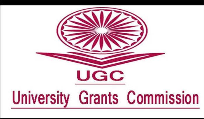 कोरोना काल में 560 विश्वविद्यालयों ने ऑनलाइन या ऑफलाइन परीक्षाएं ली: यूजीसी कोरोना काल में 560 विश्वविद्यालयों ने ऑनलाइन या ऑफलाइन परीक्षाएं ली: यूजीसी
