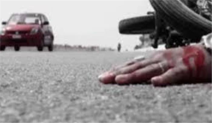अज्ञात वाहन की चपेट में आने से एक युवक की मौत
