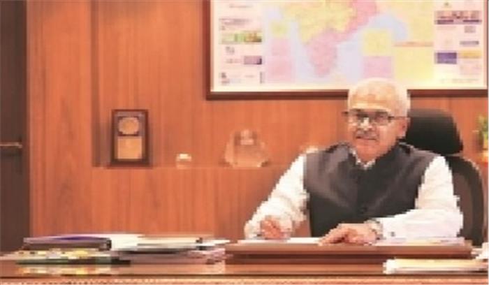 रात्रि कर्फ्यू के दौरान अंतरराज्यीय बसों व ट्रकों को न रोकें राज्य : गृह मंत्रालय