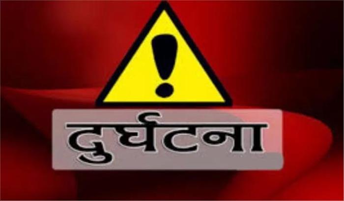 उप्र : अनियंत्रित कार 3 को रौंद पलटी, 3 की मौत, 3 जख्मी