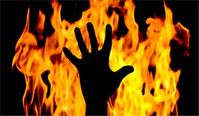 उप्र : दलित किशोरी को जिंदा जलाने का प्रयास, हालत गंभीर