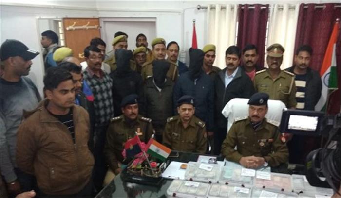 उप्र : कैश वैन लूट कांड का खुलासा, 3 गिरफ्तार, 2 पिस्टल व बोलेरो बरामद