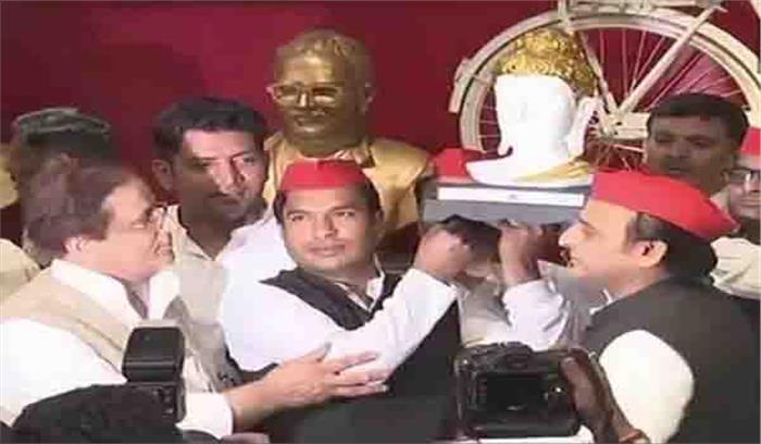 उप्र : सपा में शामिल हुए स्वामी प्रसाद मौर्य के दामाद नवल किशोर