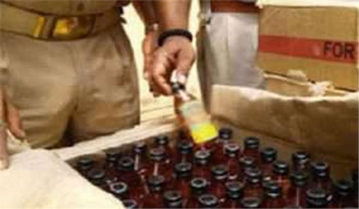 उप्र : जहरीली शराब मामले में 5 निलंबित, 7 गिरफ्तार उप्र : जहरीली शराब मामले में 5 निलंबित, 7 गिरफ्तार