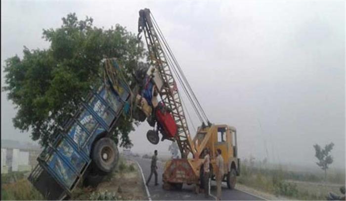 उप्र : संभल में ट्रैक्टर ट्रॉली पलटी, 8 की मौत, 4 घायल