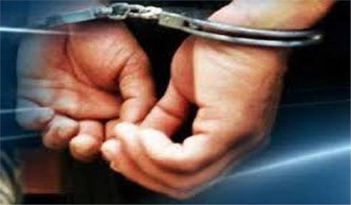 उप्र : 12 शातिर लुटेरे गिरफ्तार, लूट की बाइक व मोबाइल बरामद